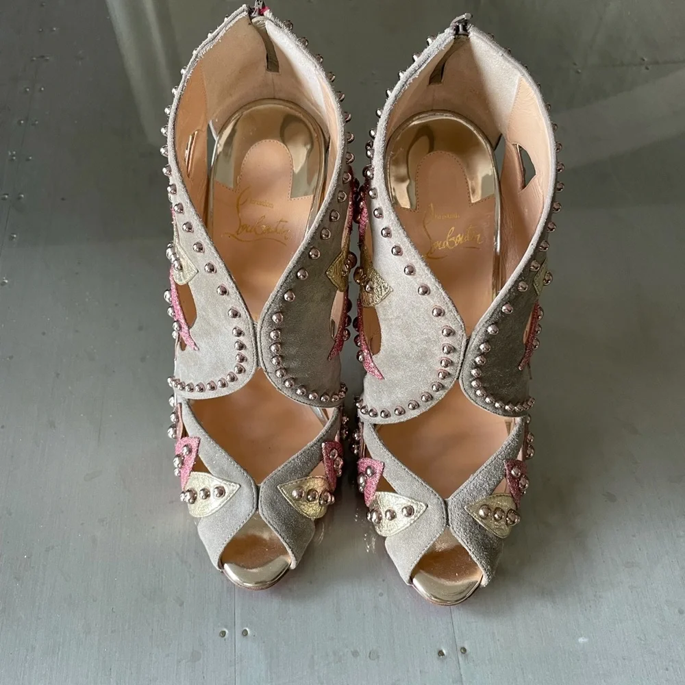 Christian louboutin venecage suede taupe pink studded peep toe sz 38.5